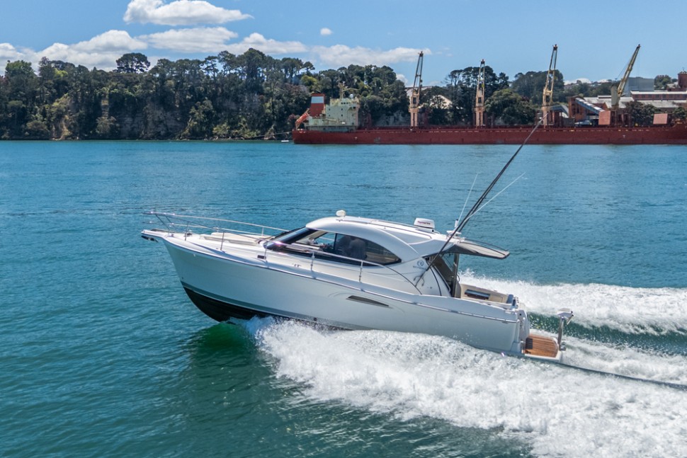 Riviera 3600 009 moving exterior