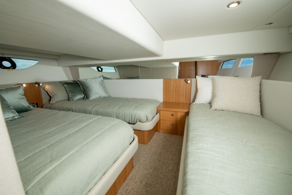 Riviera 395 Hey Jude 18 Guest Cabin