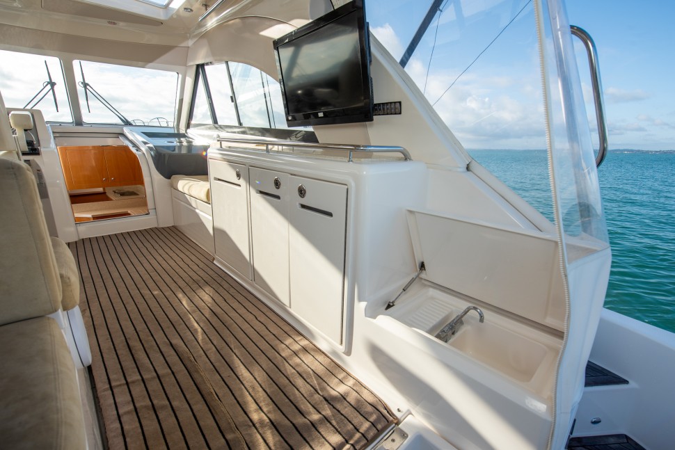 Riviera 43 Offshore 9 Looking Forward