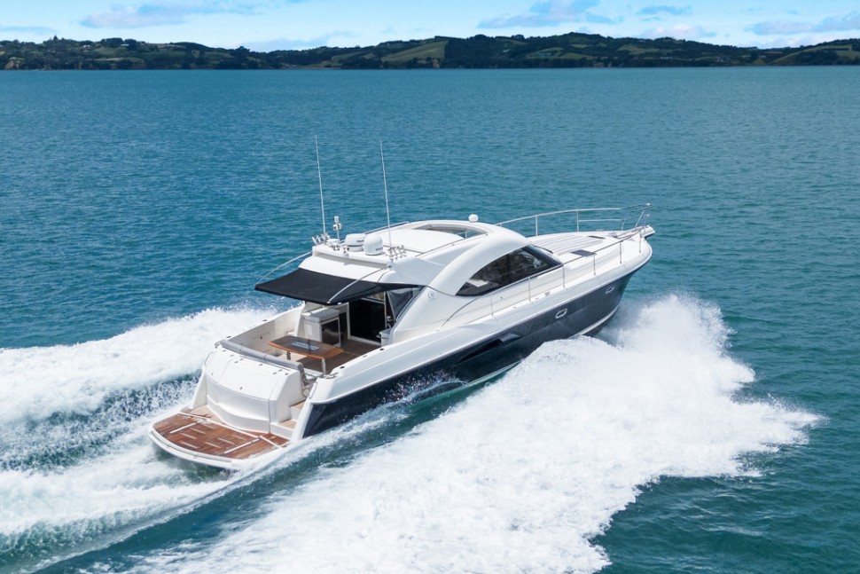 Riviera 4700 3 Exterior Aft