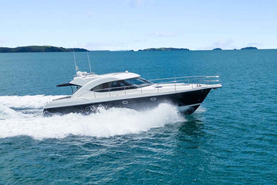 Riviera 4700 4 Exterior Starboard