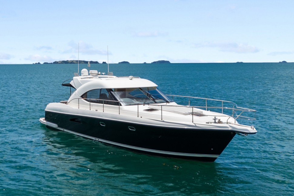 Riviera 4700 4 Exterior Starboard2