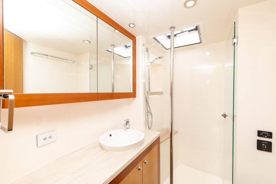 Riviera 52 Fly La Bella Vita 23