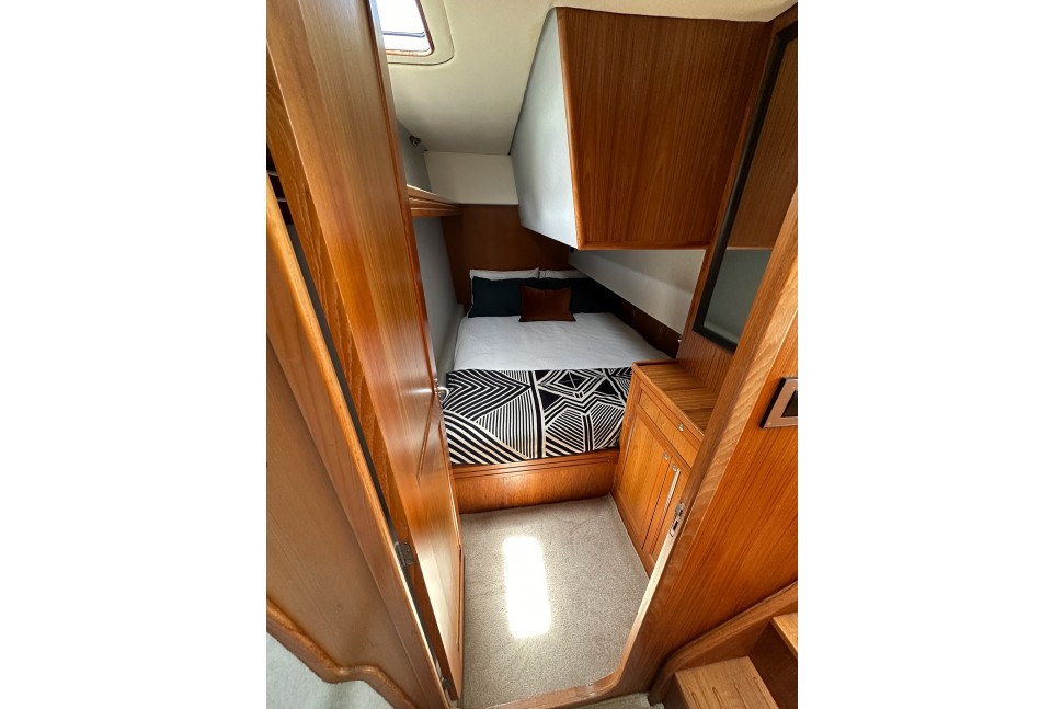 Roger Hill 16m 16 guest cabin starboard aft