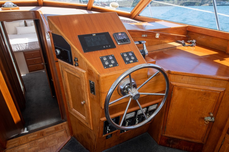 Salthouse 53 Westminster 13 Saloon Helm