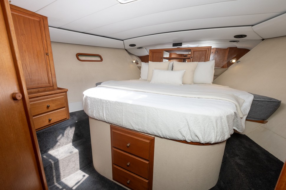 Salthouse 53 Westminster 15 Main Cabin