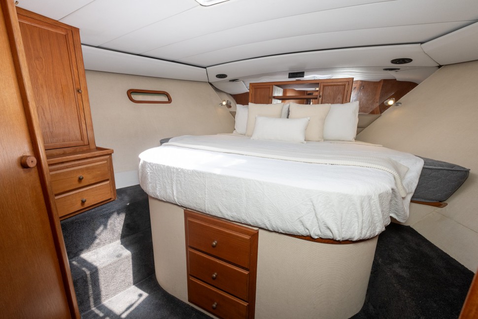 Salthouse 53 Westminster 15 Main Cabin2