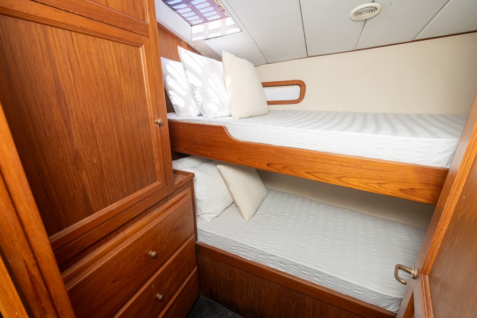 Salthouse 53 Westminster 17 Bunk Cabin2