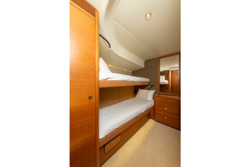 Salthouse 68 Ekara 13