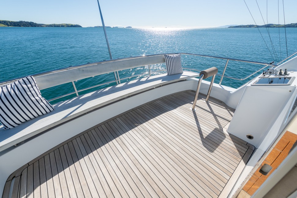 Salthouse 68 Ekara 17