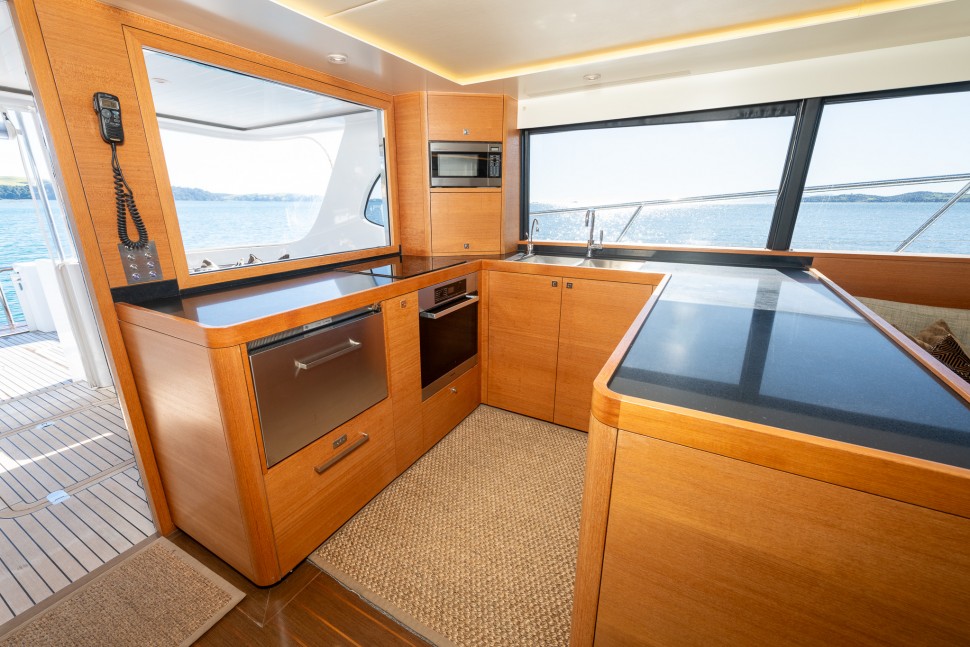 Salthouse 68 Ekara 8