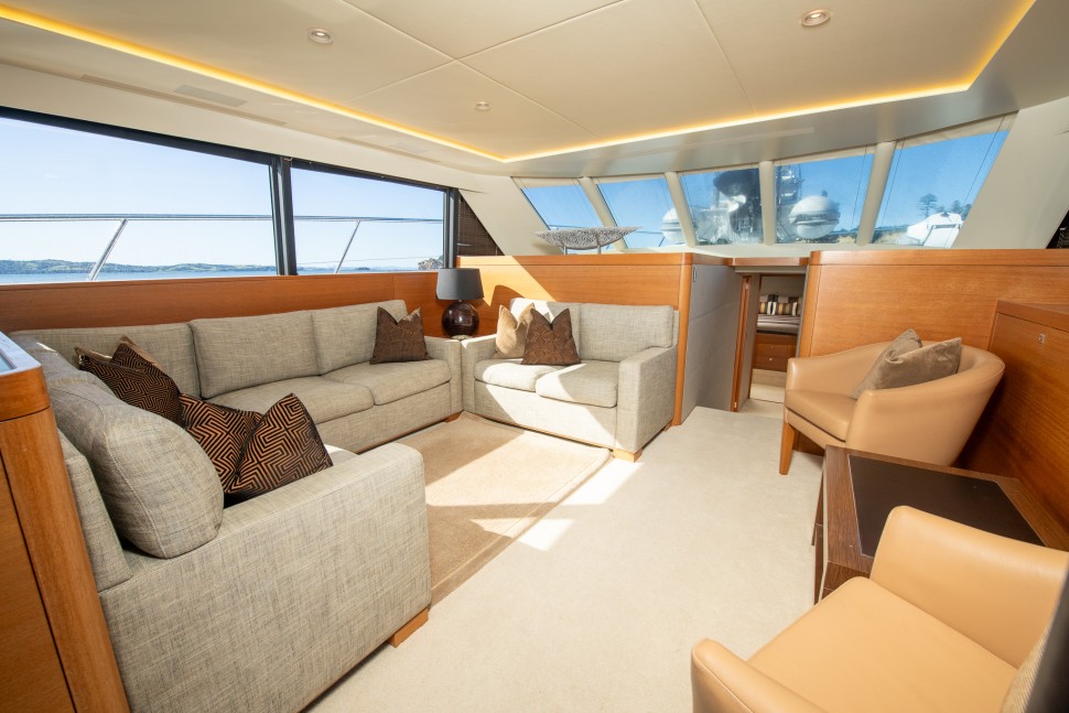 Salthouse 68 Ekara 9