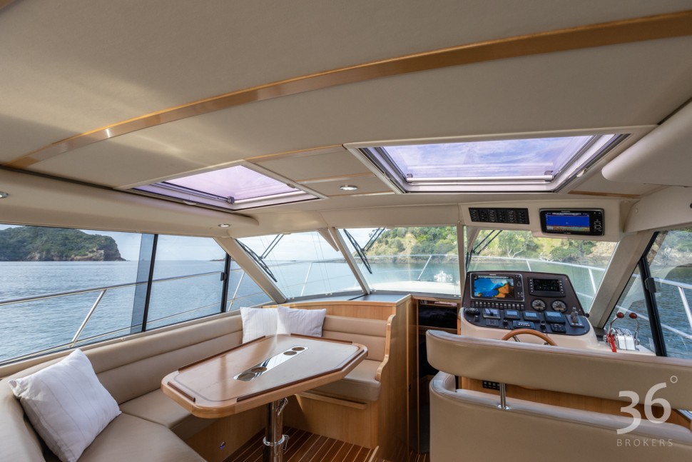 Salthouse Corsair 49 28