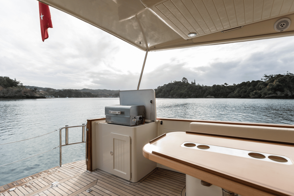 Salthouse Corsair Cabriolet 49 Aft deck bbq