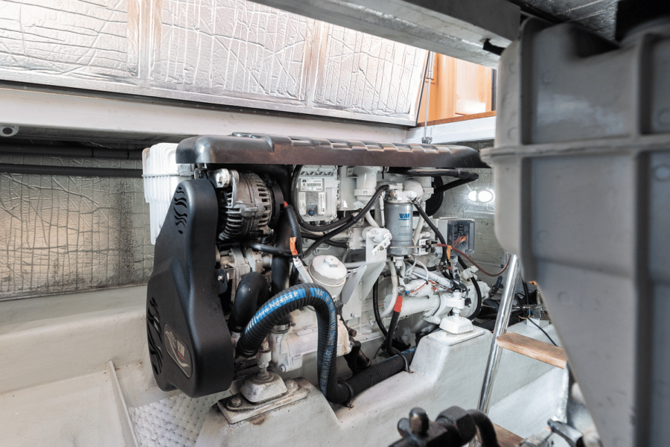 Salthouse Corsair Cabriolet 49 Engine 2