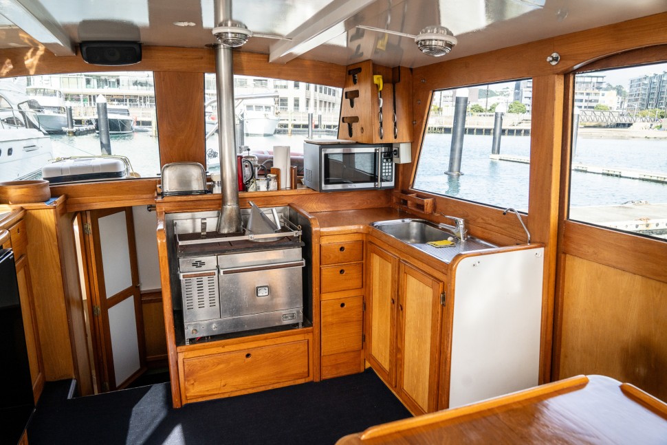 Salthouse MotorSailor 126