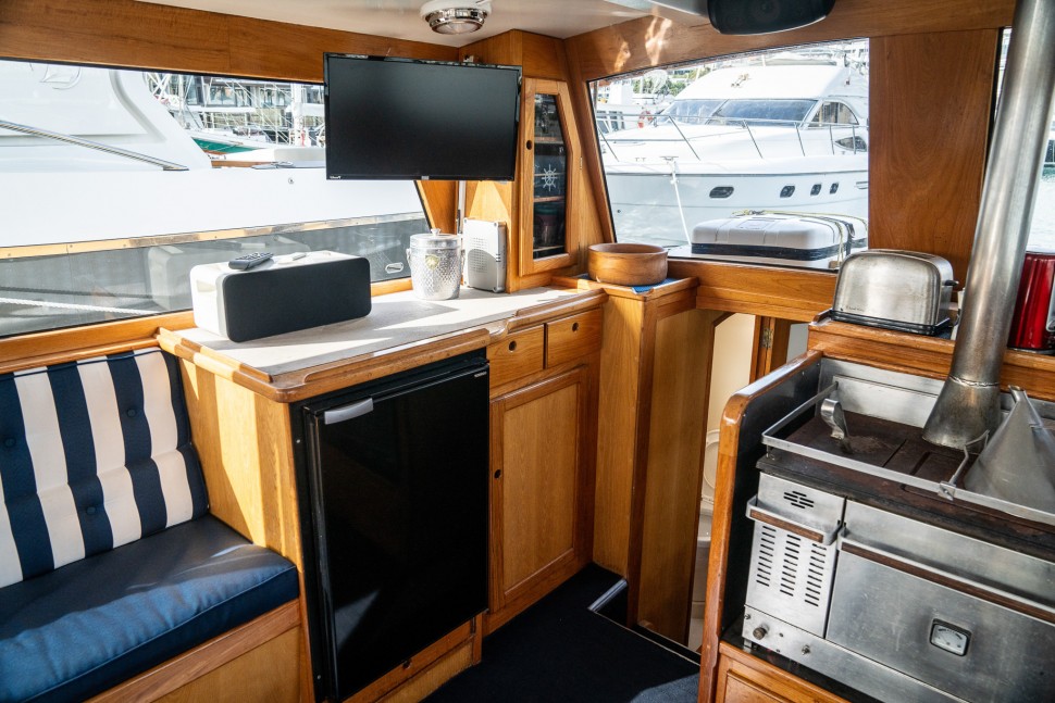 Salthouse MotorSailor 129