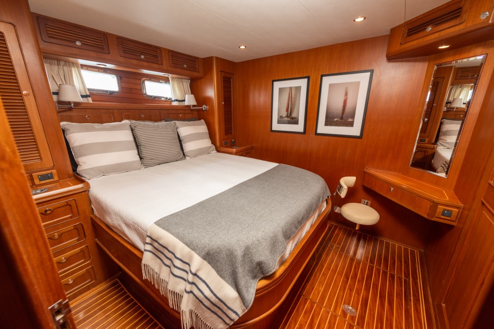Selene 45 13 Master cabin.jpg