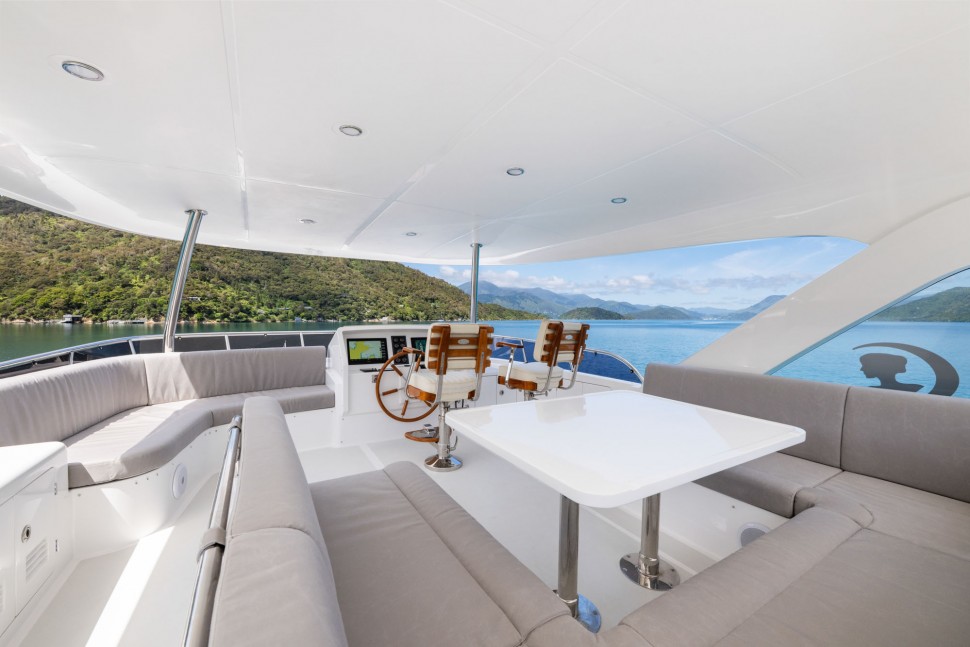 Selene Ocean Explore Cockpit 6