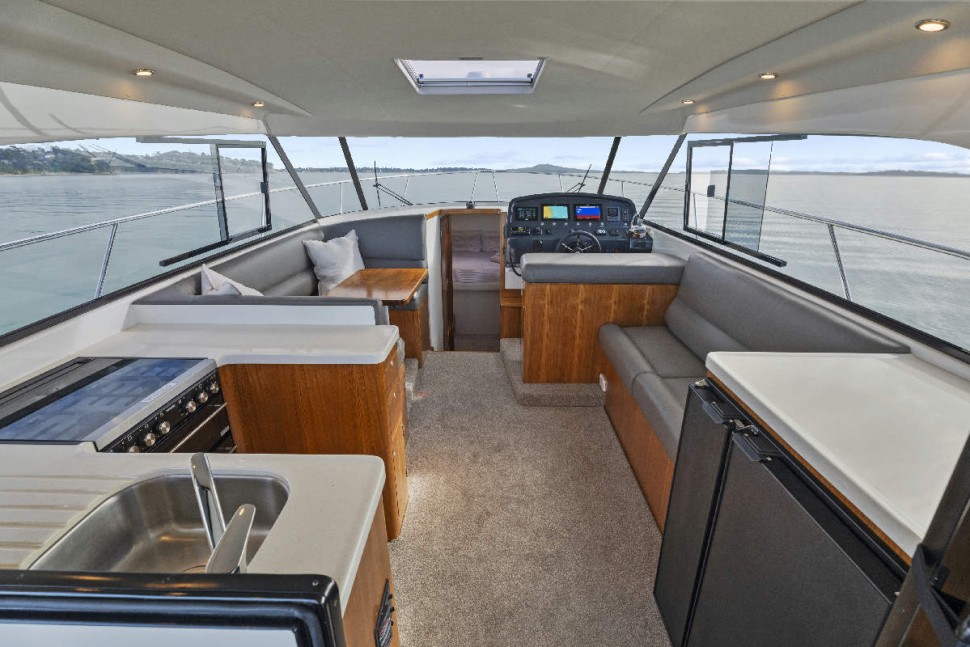 Superior 1200 SS Defiance 11 Saloon