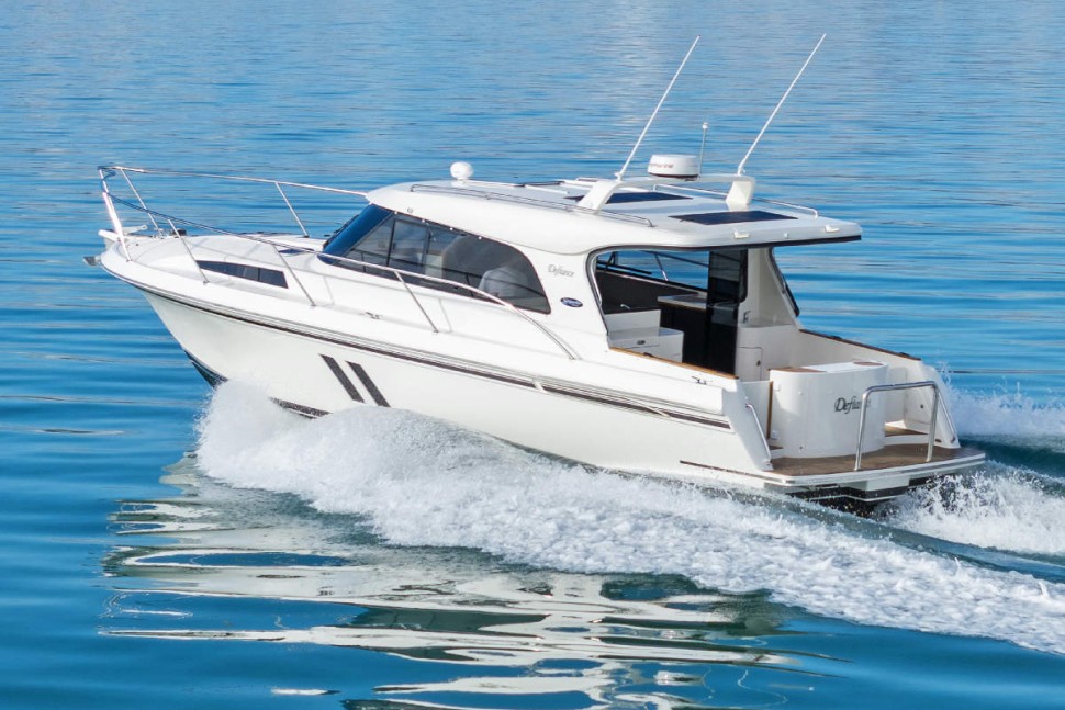 Superior 1200 SS Defiance 5 Exterior Running Shot