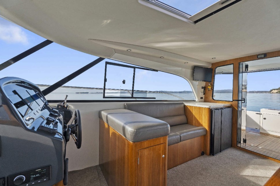 Superior 1200 SS Defiance 9 Saloon