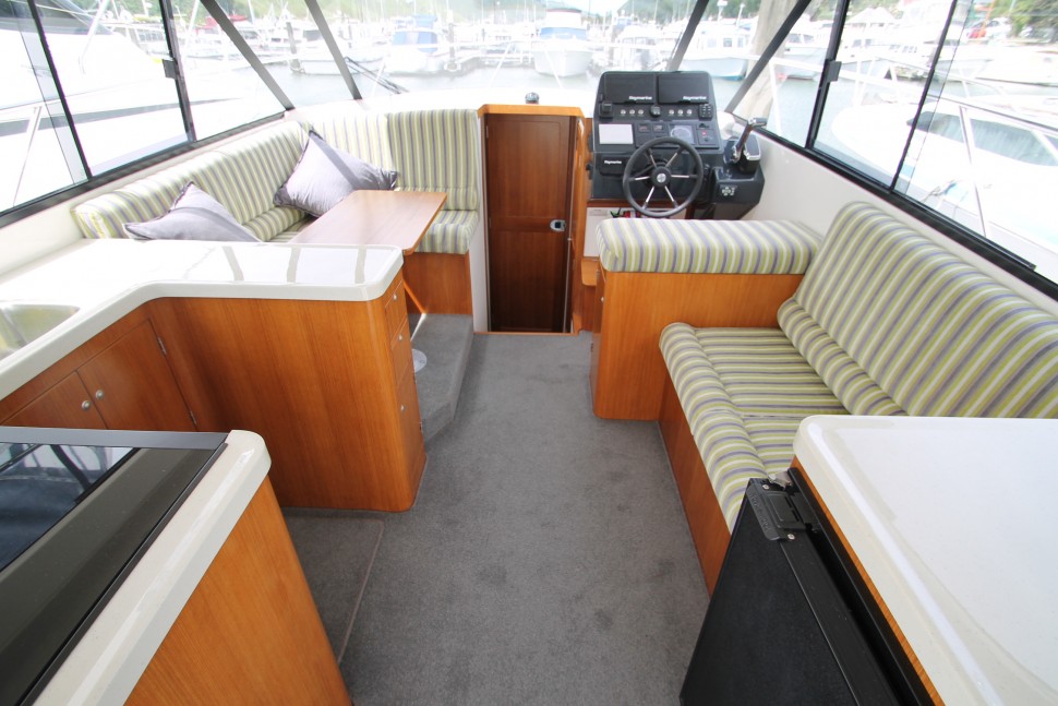 Superior 9 saloon fwd.jpg