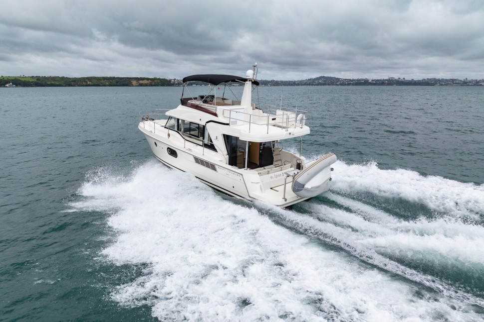Swift Trawler 41 Fly Eclipse 3 exterior2