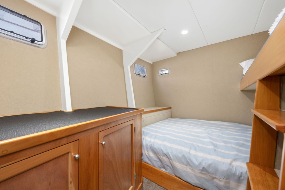 Wal Edwards 60 17 Guest cabin.jpg