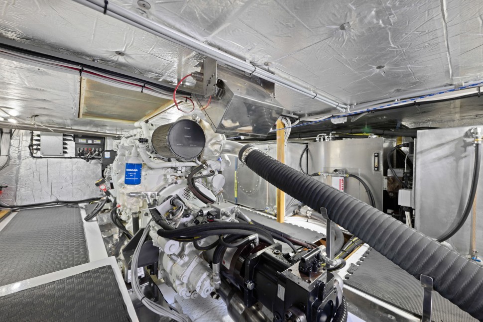 Wal Edwards 60 20 Engine room.jpg