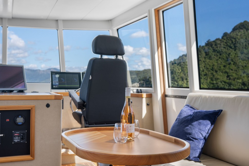 Wal Edwards 60 8 Helm seat.jpg