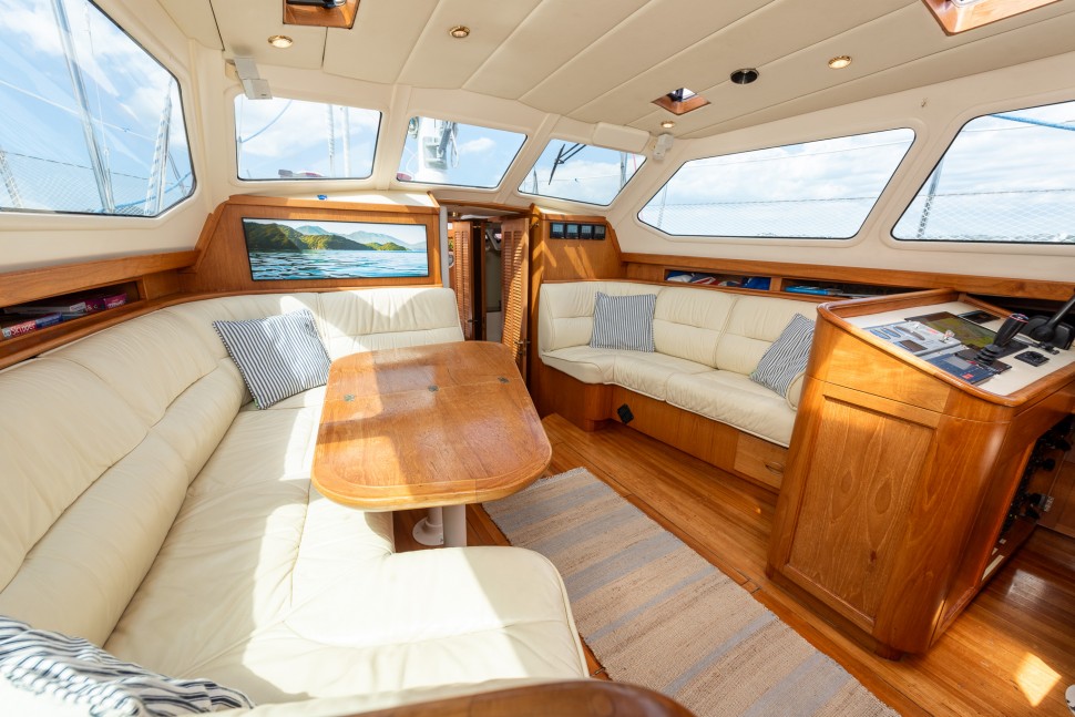 Warrick 53 Pilothouse7