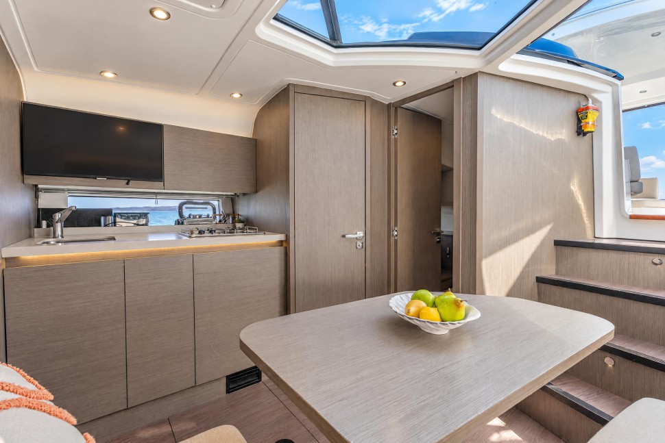 beneteau gran turismo 41 16 galley