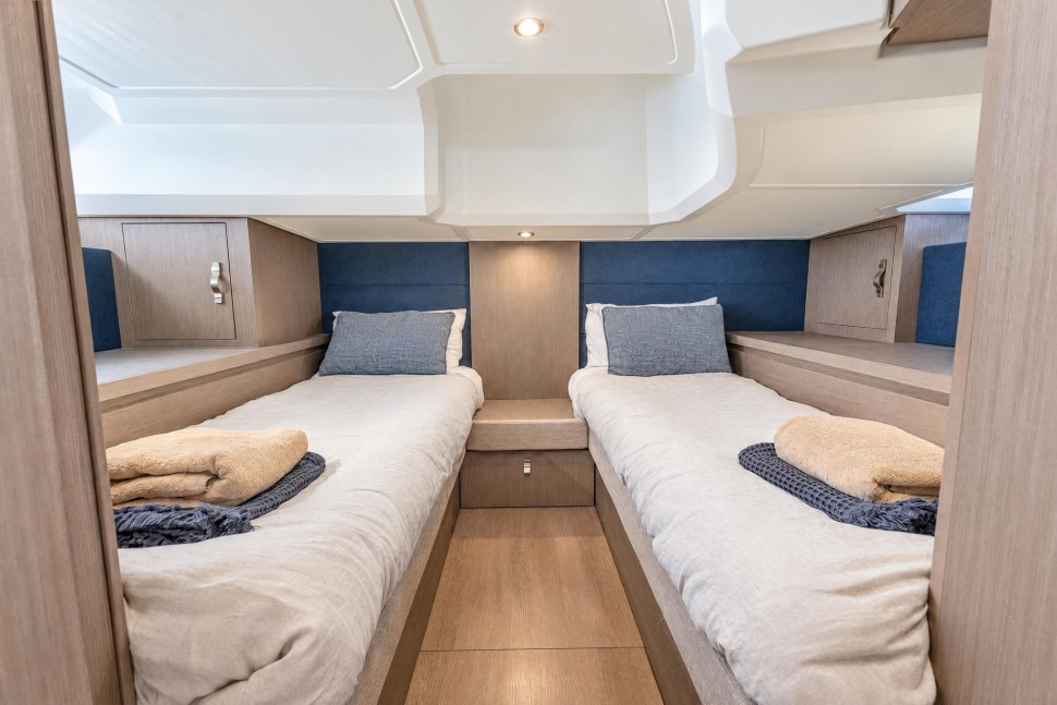 beneteau gran turismo 41 20 guest cabin twin berths