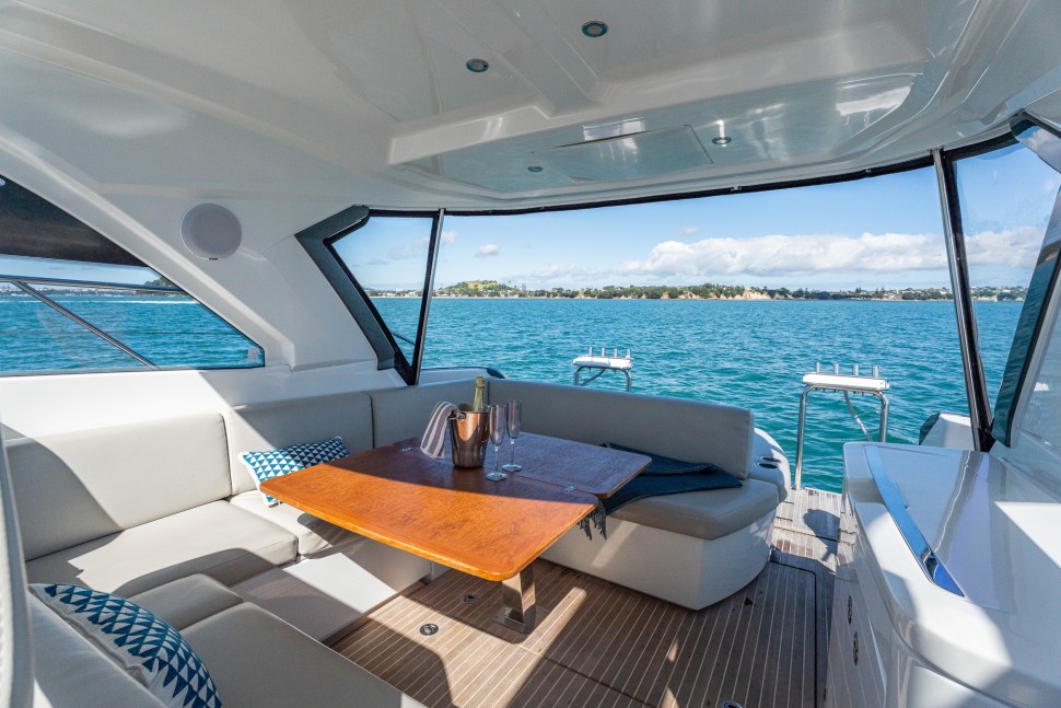 beneteau gran turismo 41 larissa 10 cockpit dining