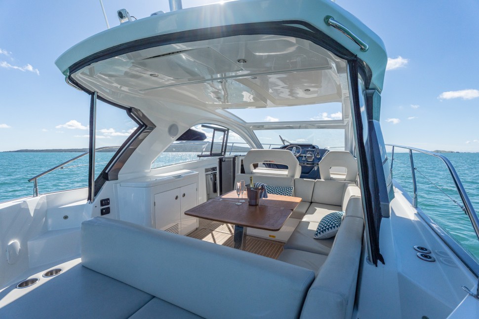 beneteau gran turismo 41 larissa 11 cockpit wet bar