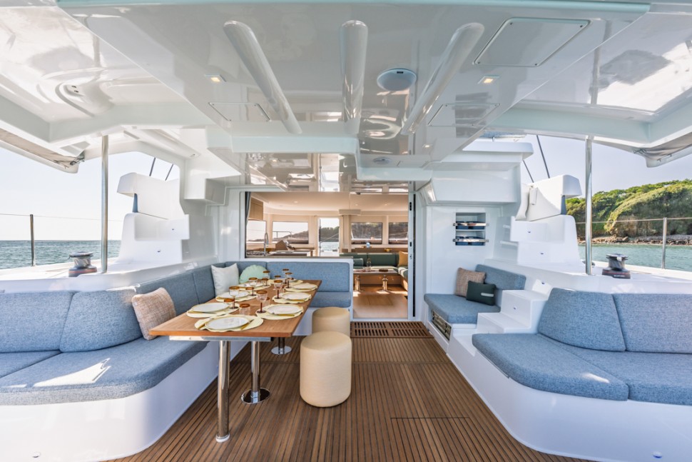 lagoon 47 08 aft cockpit view to saloon