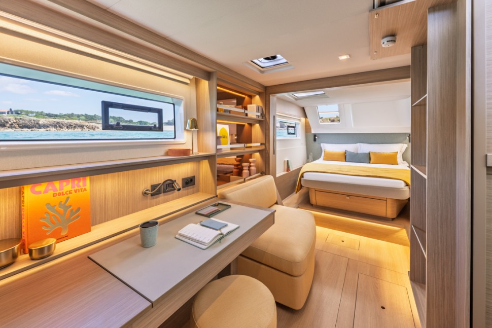lagoon 47 15 owners suite desk to cabin