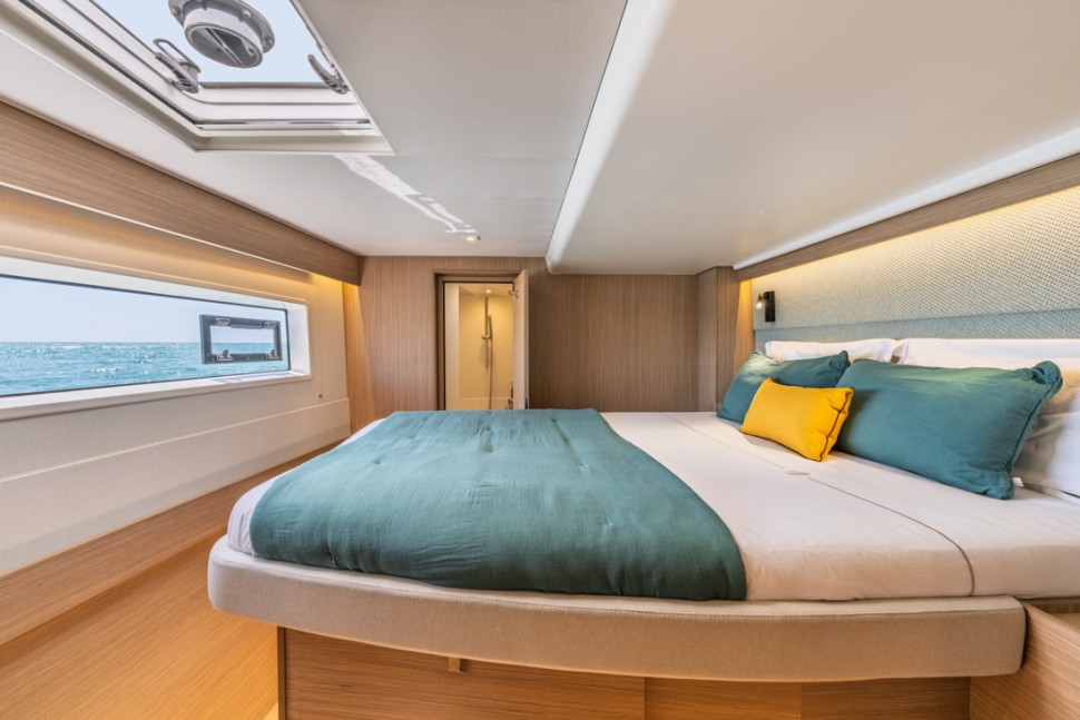 lagoon 47 17 guest cabin double berth