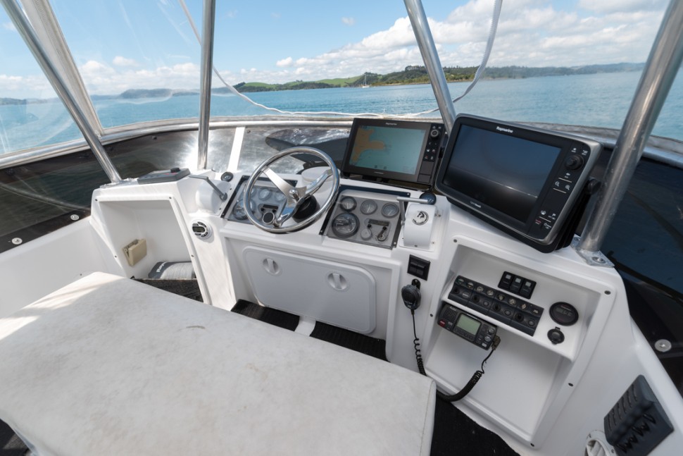 phoenix 29sfx the phoenix 11 flybridge helm