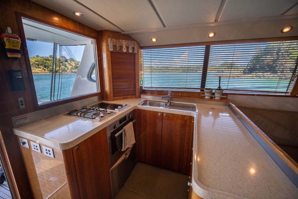 salthouse 52 watia 14 galley